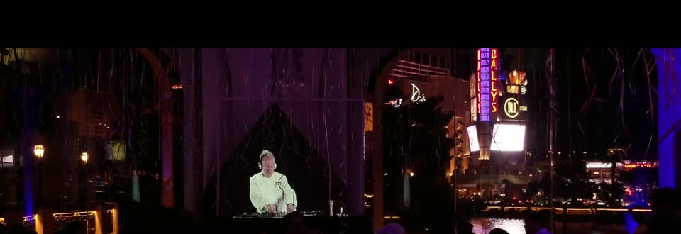 Holographic DJ show at Lago, by Julian Serrano, Bellagio